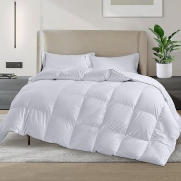 Martha Stewart 240 TC White Feather and Down Comforter - All Season, King - Picture 1 of 2
